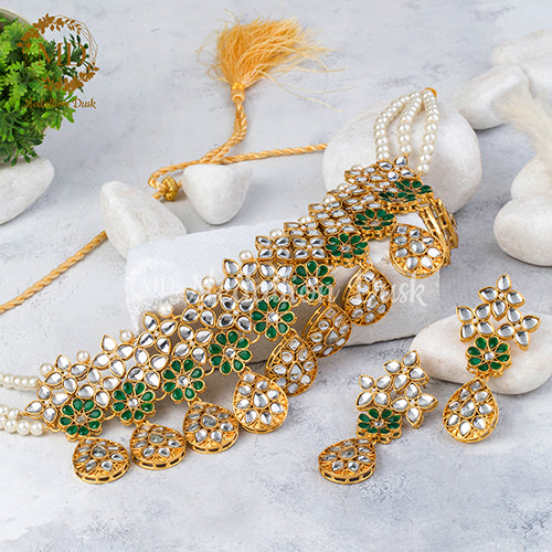 Twinkling Kundan Set