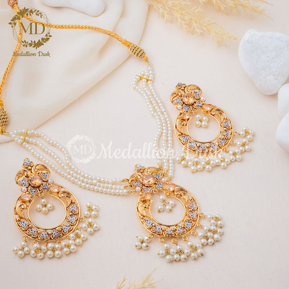 Pyramid Pearls Choker Set